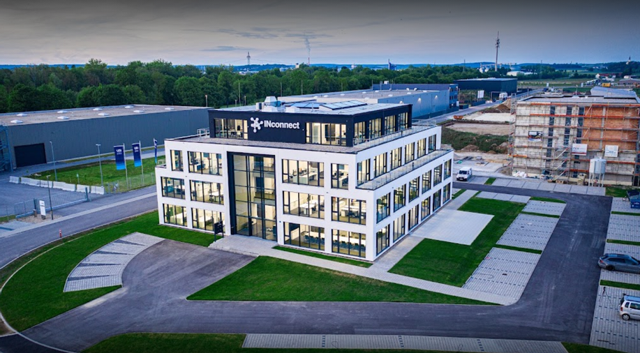 Firmengebäude, Drohnenansicht 