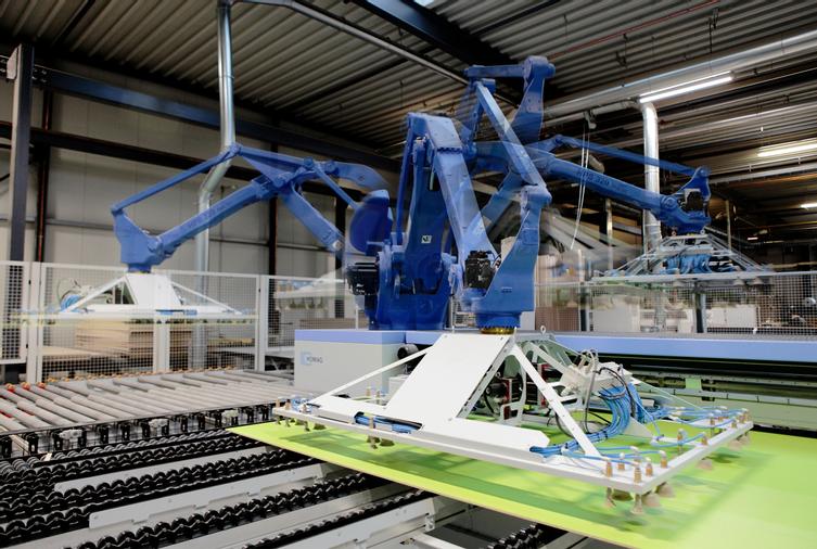 Eine unserer vollautomatischen Sägezellen