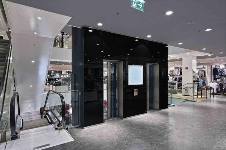 Lift u. Fahrtreppen beim Kunden