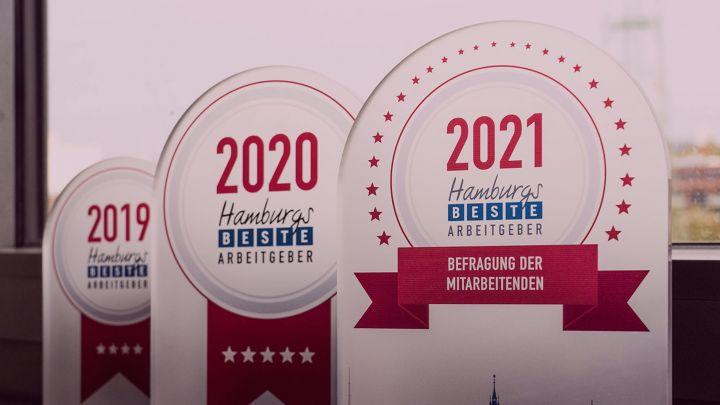 Auszeichnung Pokal Hamburgs Beste Arbeitgeber