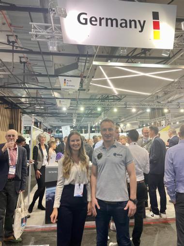 Prominenter Besuch bei ECM: SpaceX-Astronaut Matthias Maurer auf dem IAC-Kongress Paris 2022
