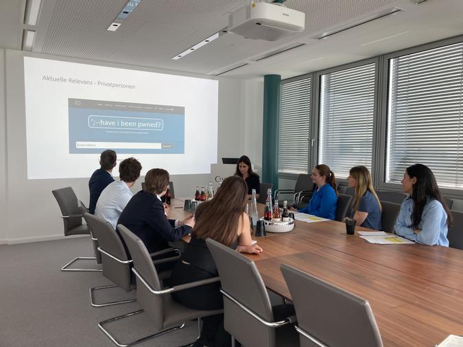 Workshop mit Teilnehmern des Summer Internships