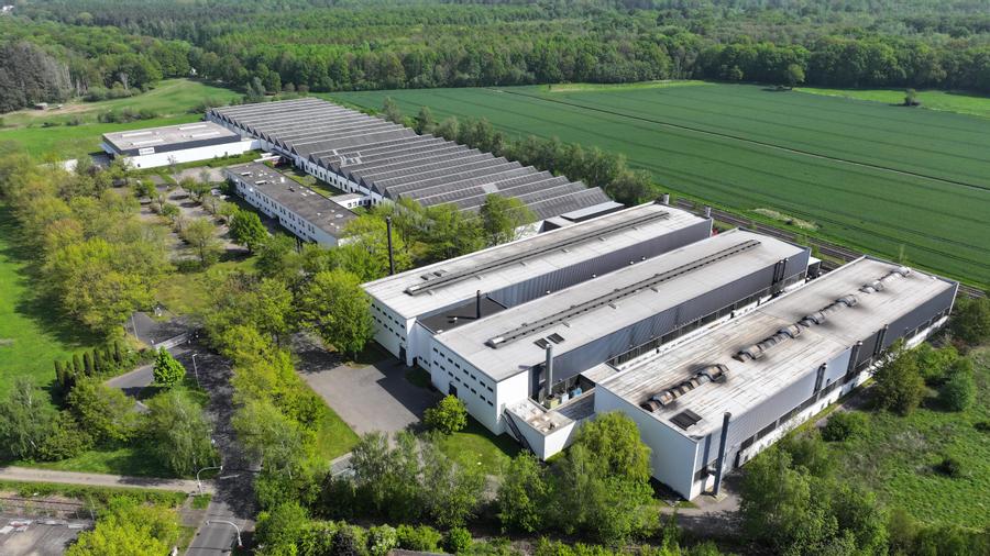 im Grünen gelegener Firmenstandort