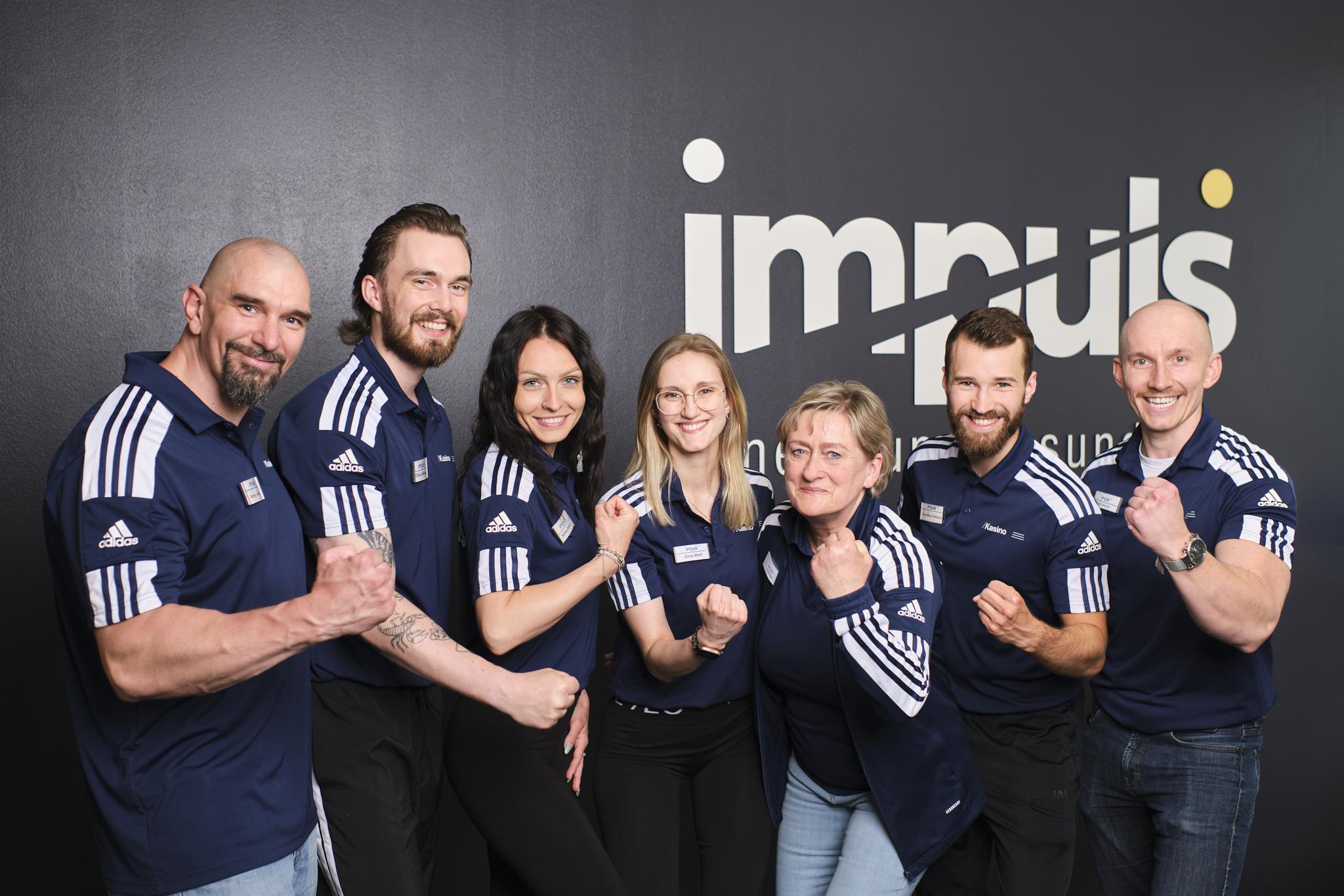 Teamfoto des gesamten Trainerteams