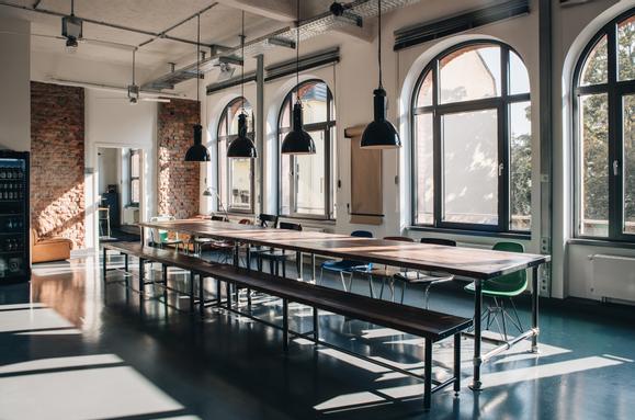 Ess- und Meetingtisch