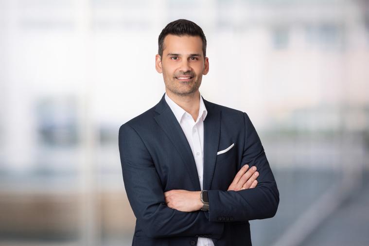 Dr. Emmanouil Nichlos